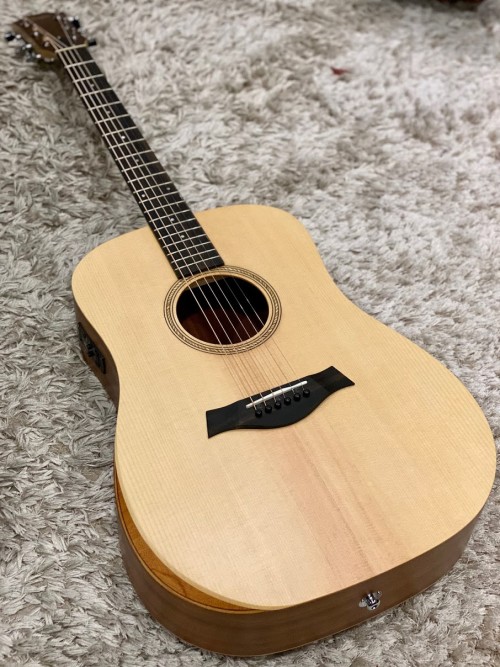 Taylor Academy 10e - Natural with Sapele Neck with Preamp